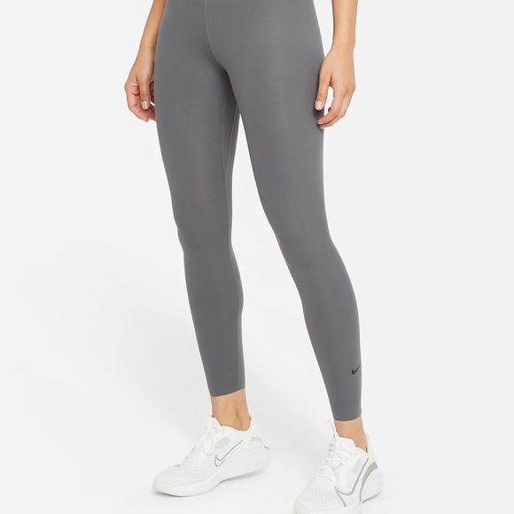 Nike one luxe tight size small - Picture 2 of 2